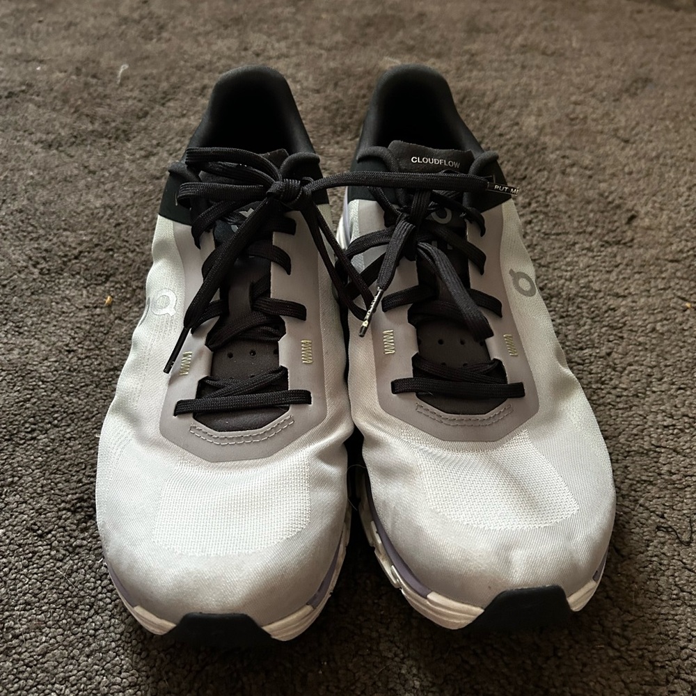 On cloud flow running shoes.